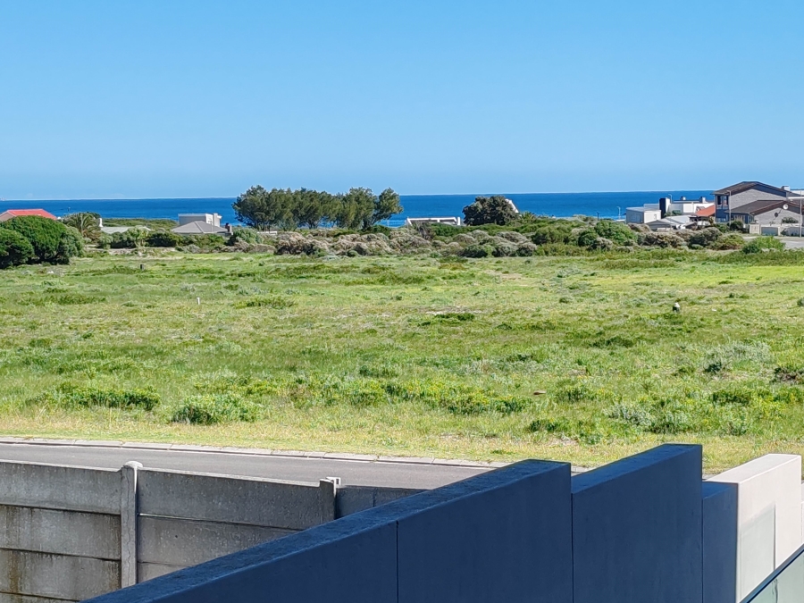 7 Bedroom Property for Sale in Perlemoenbaai Western Cape